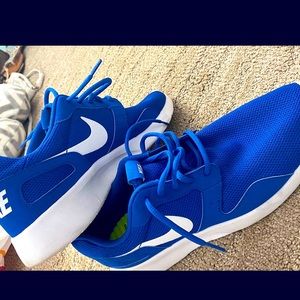 Men’s Nikes brand new
